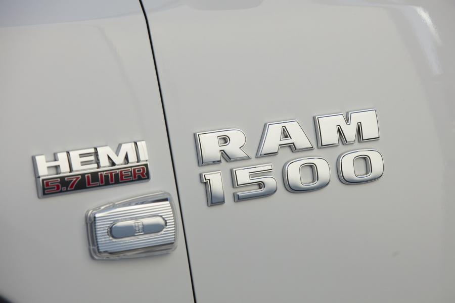 Логотип Ram 1500 Express Quad Cab (DS) 2018 года  (AU) (фото 20 из 28)